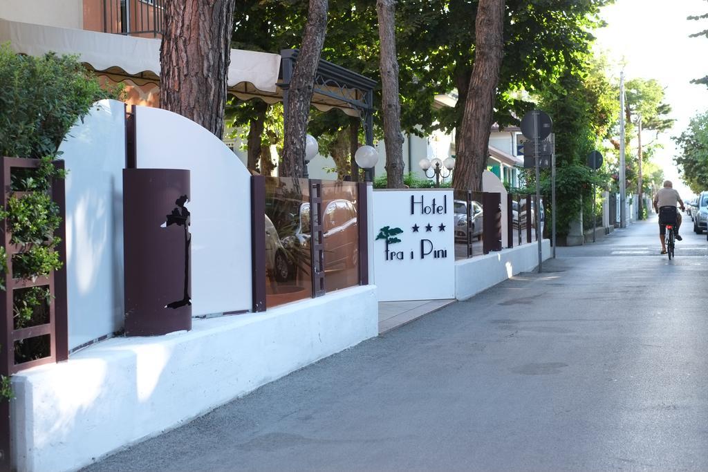 Hotel Fra I Pini Rimini Exterior photo