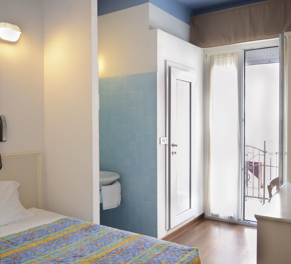 Hotel Fra I Pini Rimini Exterior photo